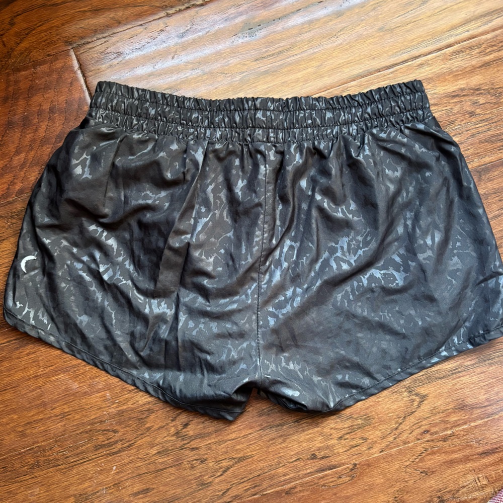 Zyia Bomber Shorts - Black Leopard - Size M - Picture 2 of 8